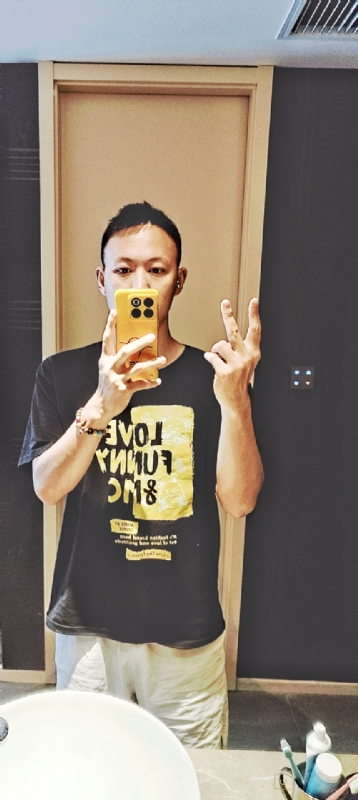 涵涵在的第一张照片--凉山认干亲服务网